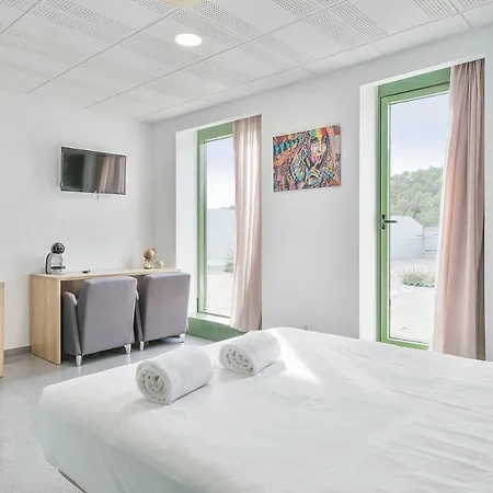 Les Hotel apartamentowy Begues